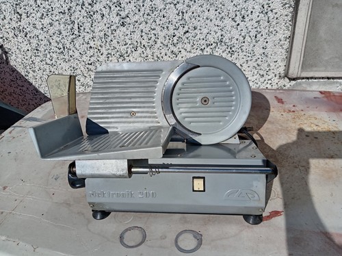 Affettatrice elektronik 200 - affettatrice,