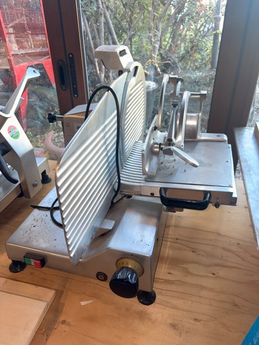 Affettatrice professionale - affettatrice,
