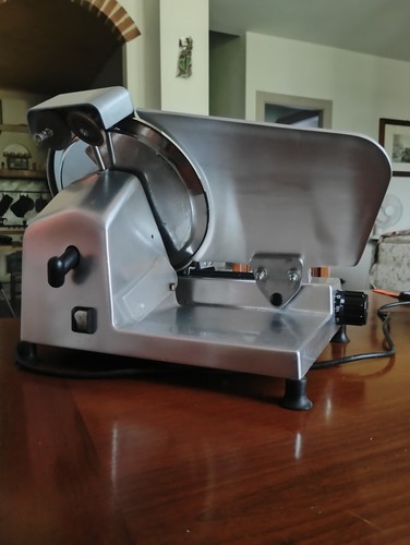 Affettatrice professionale - affettatrice,