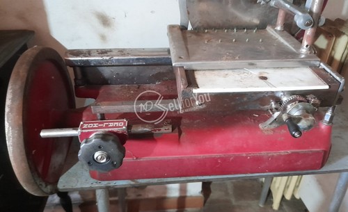 Affettatrice manuale volano - a,
